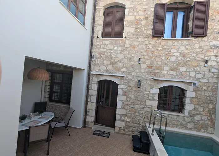 Casa Leone, Whole House With Private Pool!