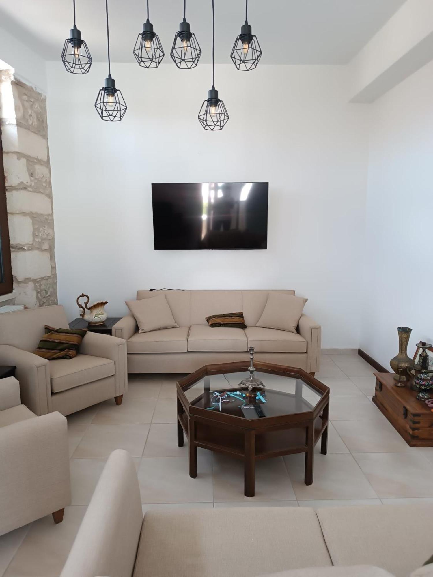 Casa Leone, Whole House With Private Pool!